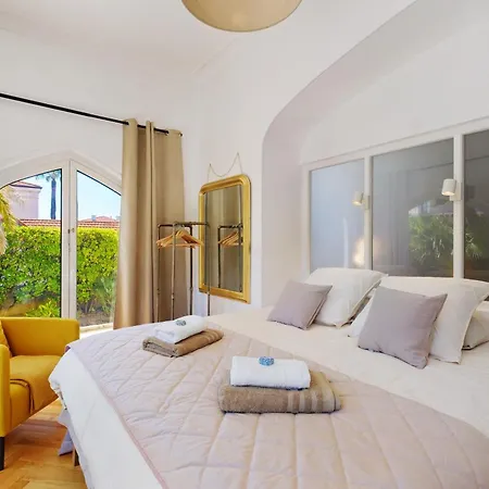 Apartment Grand 2 *