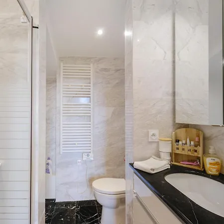 Grand 2 Apartment *